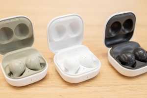 Get the $149 Galaxy Buds 2 free with Re-Newed Samsung phones