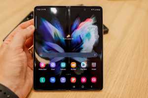 Black Friday: $400 off the Samsung Galaxy Z Fold 3 & free Galaxy Buds 2