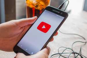 How to play YouTube in the background on Android