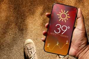 Holidaying in a hot country? Here’s how to stop your phone from overheating