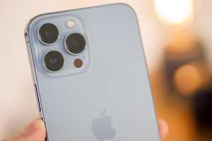 How to turn off the Auto Macro mode on iPhone 13